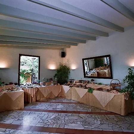 Aurora Hotel 4*