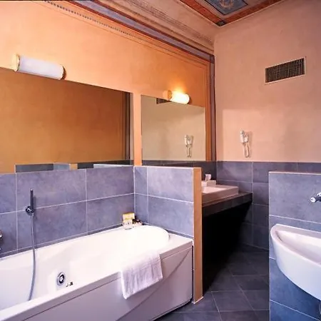 Aurora 4*