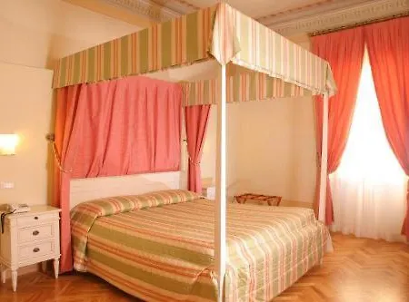 Aurora Hotel 4*